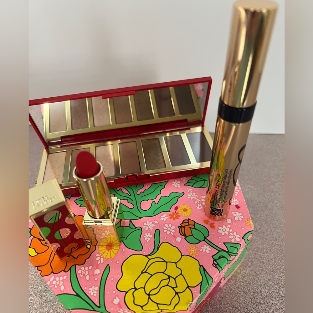 Estée Lauder lot of 3 Full Size products from the 2025 Holiday Collection.